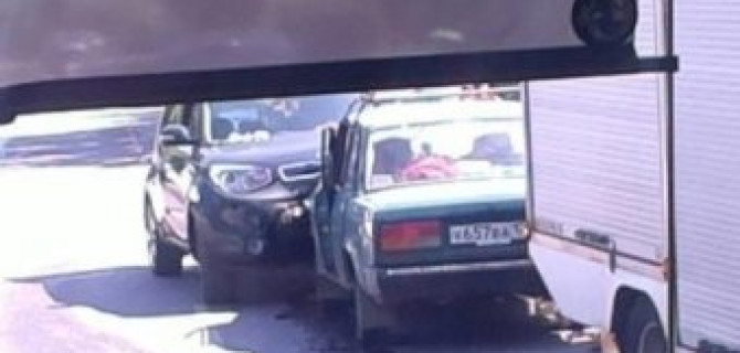 В Москве в ДТП пострадали двое взрослых и двое детей