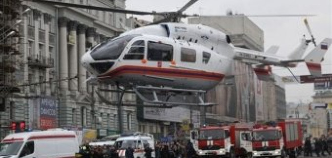 В Москве мотоциклист врезался в поливальную машину