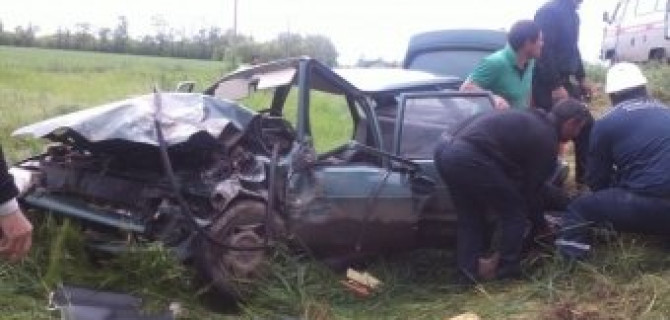 На трассе Самарское-Азов в ДТП пострадали два человека