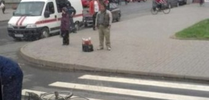 В Пскове автобус насмерть сбил велосипедистку