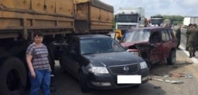 Под Ростовом DAF без тормозов протаранил 13 автомобилей