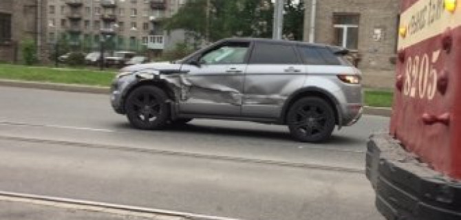 RANGE ROVER EVOQUE разбился на Маршала Говорова  