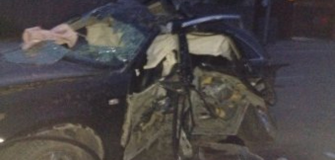 В Тюмени столкнулись два черных Infiniti - погибли двое