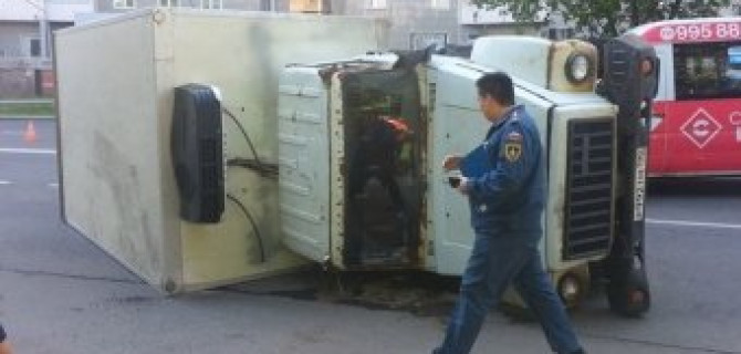 В Москве пострадавшего в столкновении маршрутки и  "Газели" забрали с места ДТП с помощью вертолета