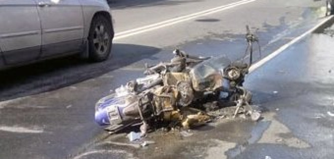 В Петербурге погиб мотоциклист, врезавшись в экскурсионный автобус