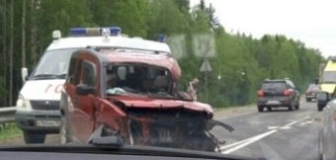 В Карелии на трассе произошло массовое ДТП с пострадавшими