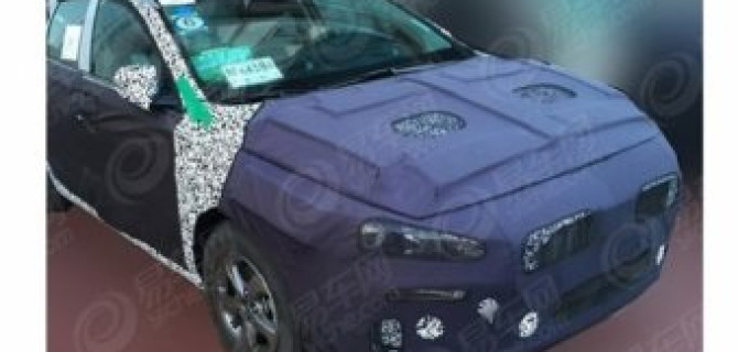 Новое поколение Hyundai Elantra вышло на тесты