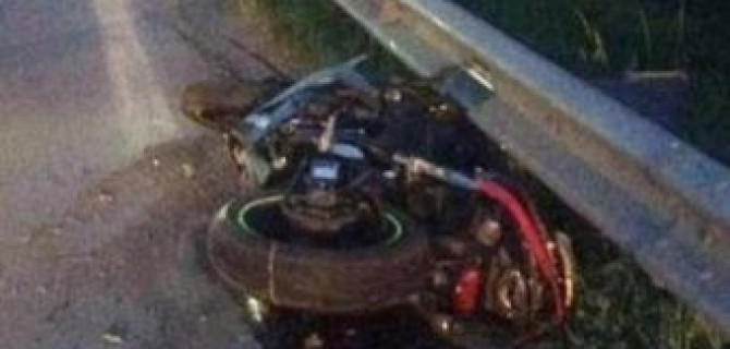 Под Батайском под колесами грузовика погиб мотоциклист