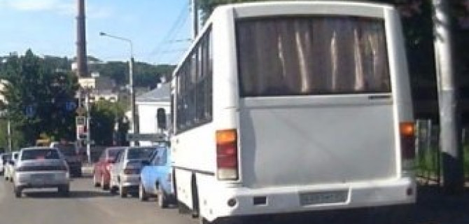 В Смоленске произошла авраия с участием трех машин и автобуса