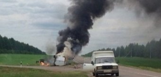 В Атнинском районе после ДТП в огне пострадали четыре человека