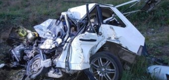 В ДТП с автокраном в Иркутской области погибли четыре человека