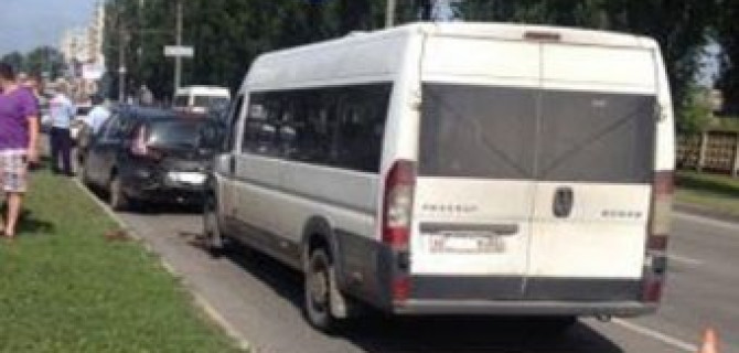 В Брянске в ДТП с маршруткой пострадали четыре человека