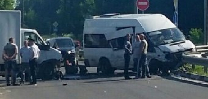 В ДТП в Подмосковье пострадали 11 человек