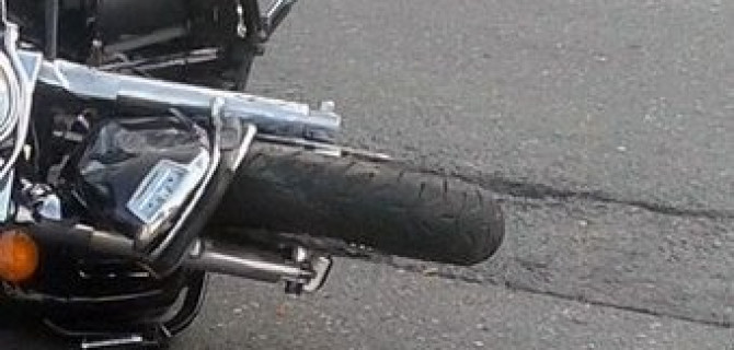 В Саратове в ДТП с двумя Renault погиб мотоциклист