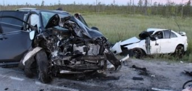 В Нижневартовском районе в лобовом ДТП погиб человек