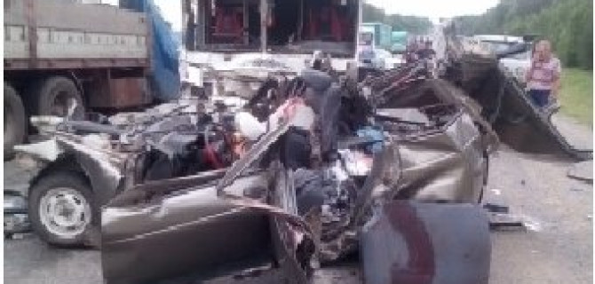 В массовой аварии на трассе «Пермь – Екатеринбург» погибли три человека