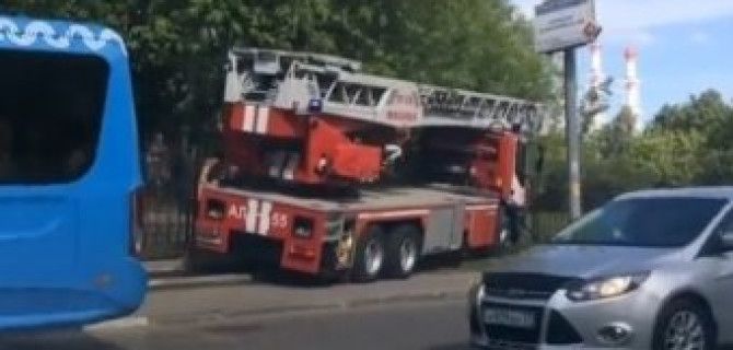 В Москве в ДТП попала пожарная машина