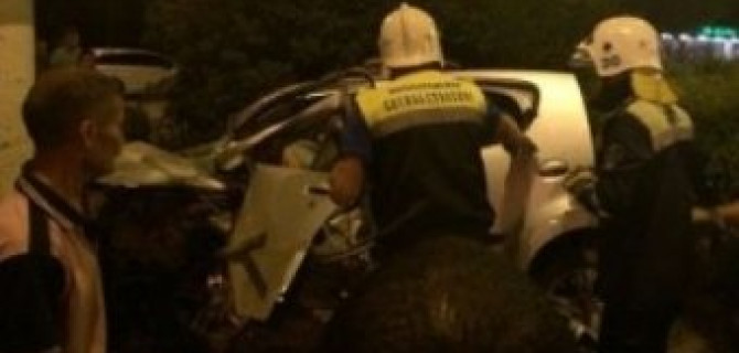 В Волгограде погибла женщина-водитель, врезавшись в столб