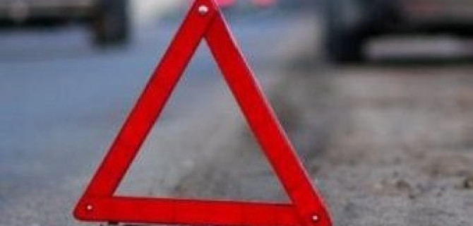 В ДТП на МКАД перевернулся и загорелся автомобиль