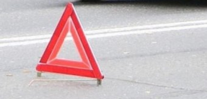 Под Ростовом водитель ВАЗ-2112 врезался в стоящий на обочине КамАЗ: трое погибших