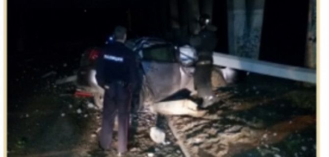 В Воронеже водитель Mazda погиб, врезавшись в опору моста