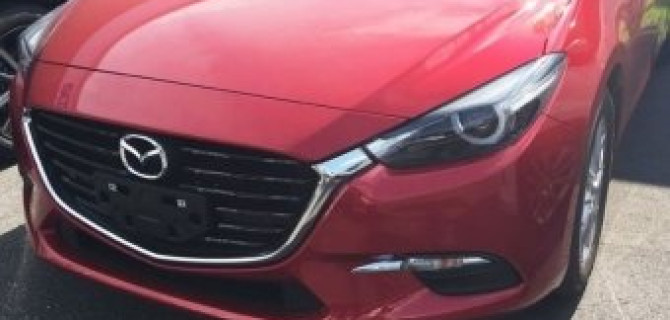 В Сети появились фото нового хэтчбека Mazda3