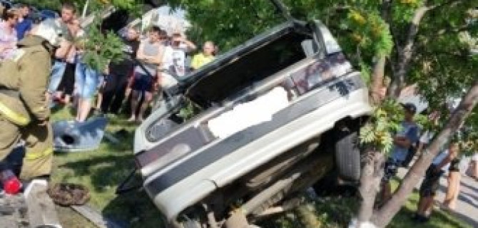 В Губкине водитель сбил пешеходов и попал в ДТП, пытаясь скрыться