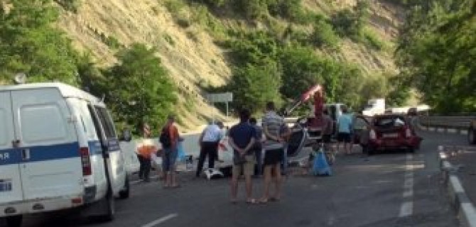 В Сочи в ДТП погибли два человека
