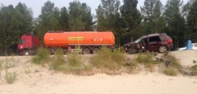 В Новом Уренгое в ДТП с бензовозом погиб человек