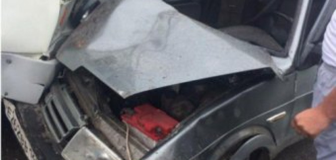 В Кемерове столкнулись маршрутка и ВАЗ