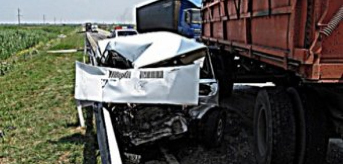 На Кубани в ДТП погиб молодой водитель ВАЗа