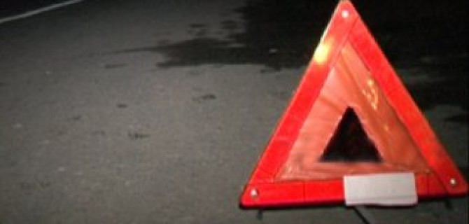 В Москве автомобиль влетел в отбойник: водитель погиб