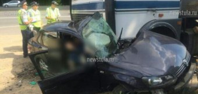 В ДТП с фурой под Тулой погибли три человека