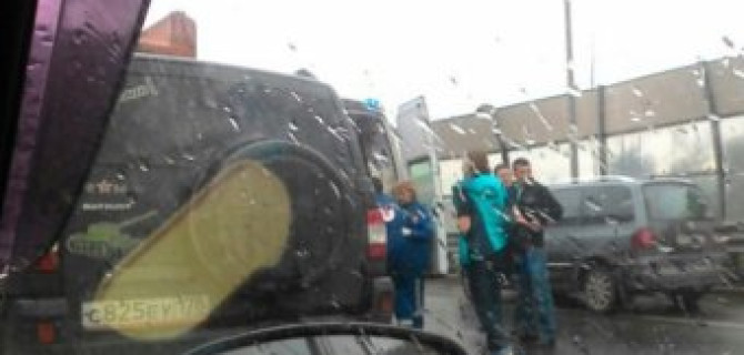 В массовом ДТП на КАД пострадали мужчина и ребенок