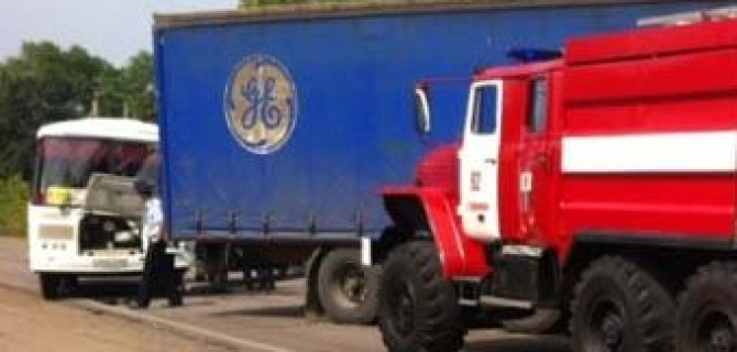 Под Воронежем в ДТП с автобусом и грузовиком пострадали 15 человек