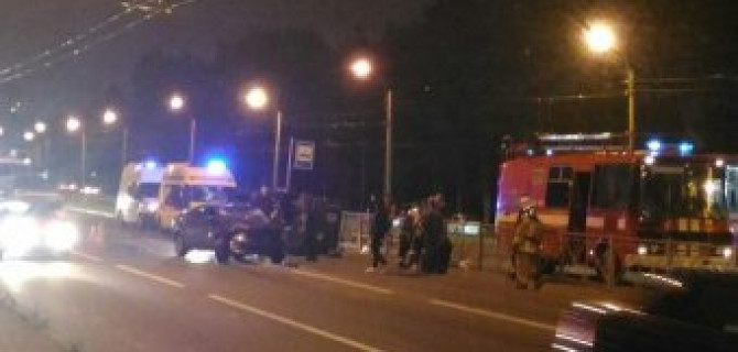 В Петербурге при столкновении УАЗа и Volkswagen погиб человек