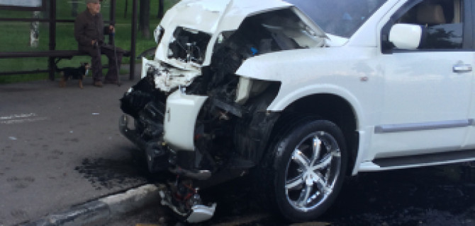 На юге Москвы в ДТП погиб водитель Infiniti