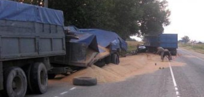 Под Анапой в ДТП с двумя КАМАЗами погиб человек