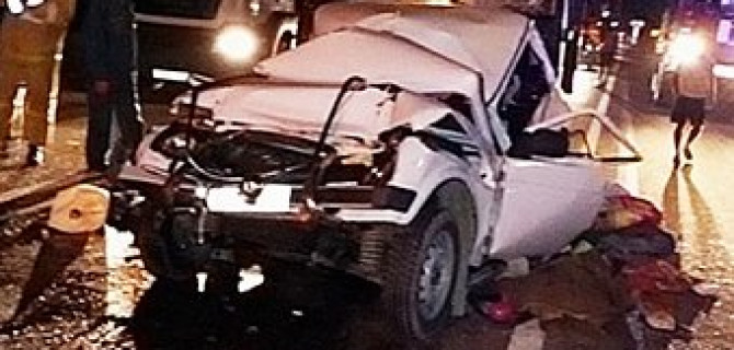 На Кубани в ДТП с грузовиком пострадала семья с детьми