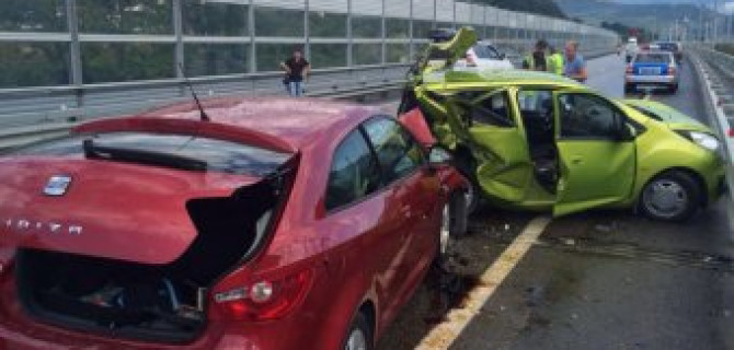 В Сочи в ДТП на дороге в Красную Поляну погибли два человека
