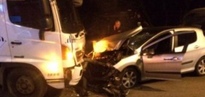 В Петербурге в ДТП с мусоровозом погиб водитель иномарки