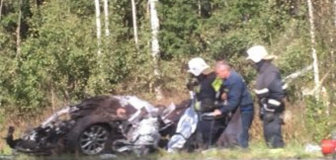 В ДТП с фурой на Мурманском шоссе погиб человек