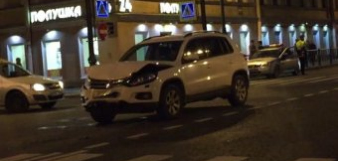 Volkswahen Tiguan влетел в Nissan Almera на улице Восстания. 