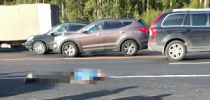 На Кольцовском тракте в Екатеринбурге «обочечник» насмерть сбили пешехода