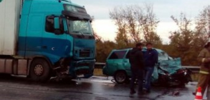В ДТП с фурой под Сызранью погибли два человека