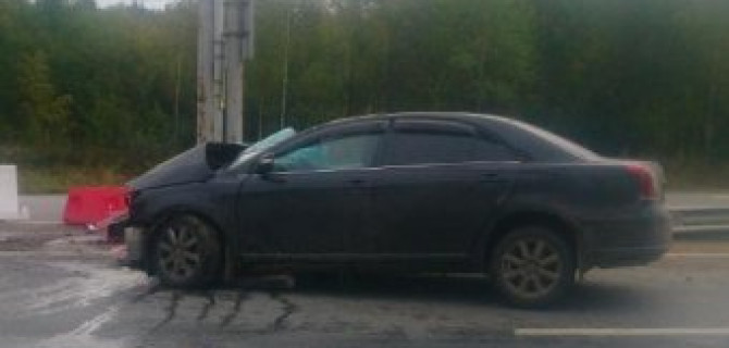 В Перми иномарка врезалась в столб: пострадал ребенок