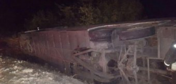 В ДТП на Ставрополье перевернулся рейсовый автобус