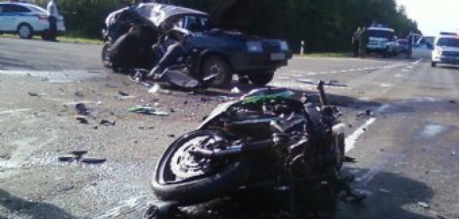 В ДТП с мотоциклом под Смоленском погибли два человека