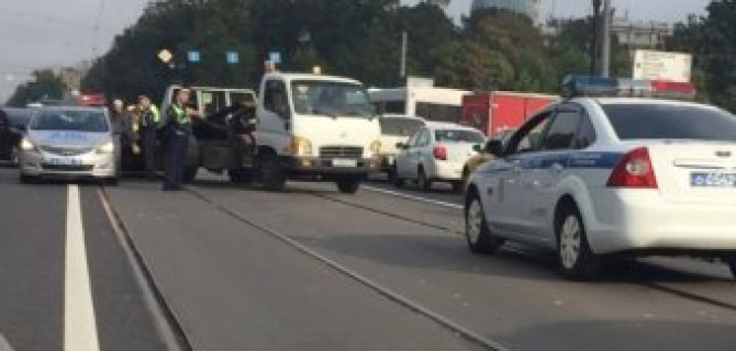 Крупное ДТП на въезде на Троицкий мост утром 12 сентября с участием Ford Mondeo 