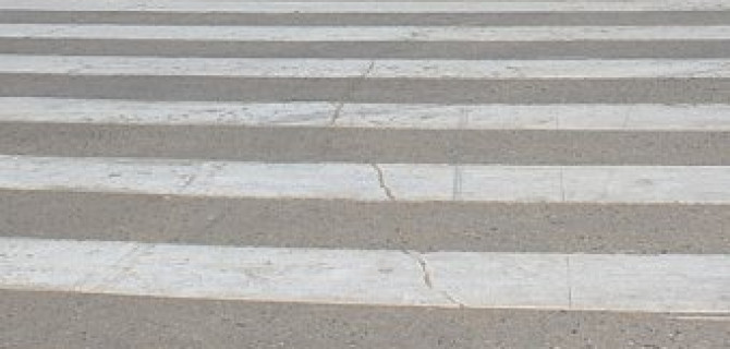 В Таганроге «Лада» сбила женщину с ребенком на переходе